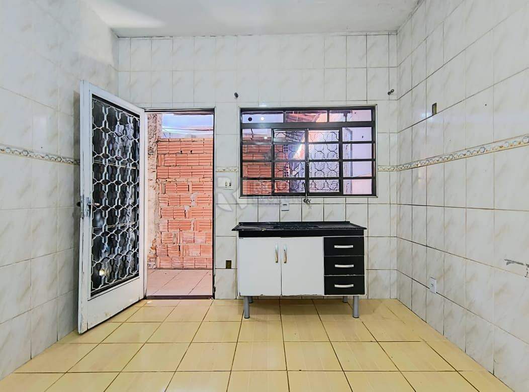 Casa Residencial para aluguel no bairro Jardim Residencial Santa Amália: Cozinha