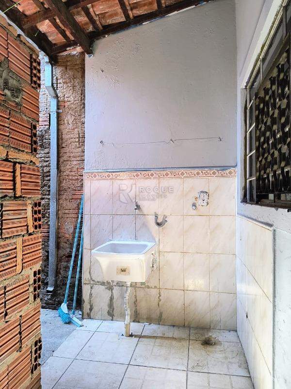 Casa Residencial para aluguel no bairro Jardim Residencial Santa Amália: Lavanderia