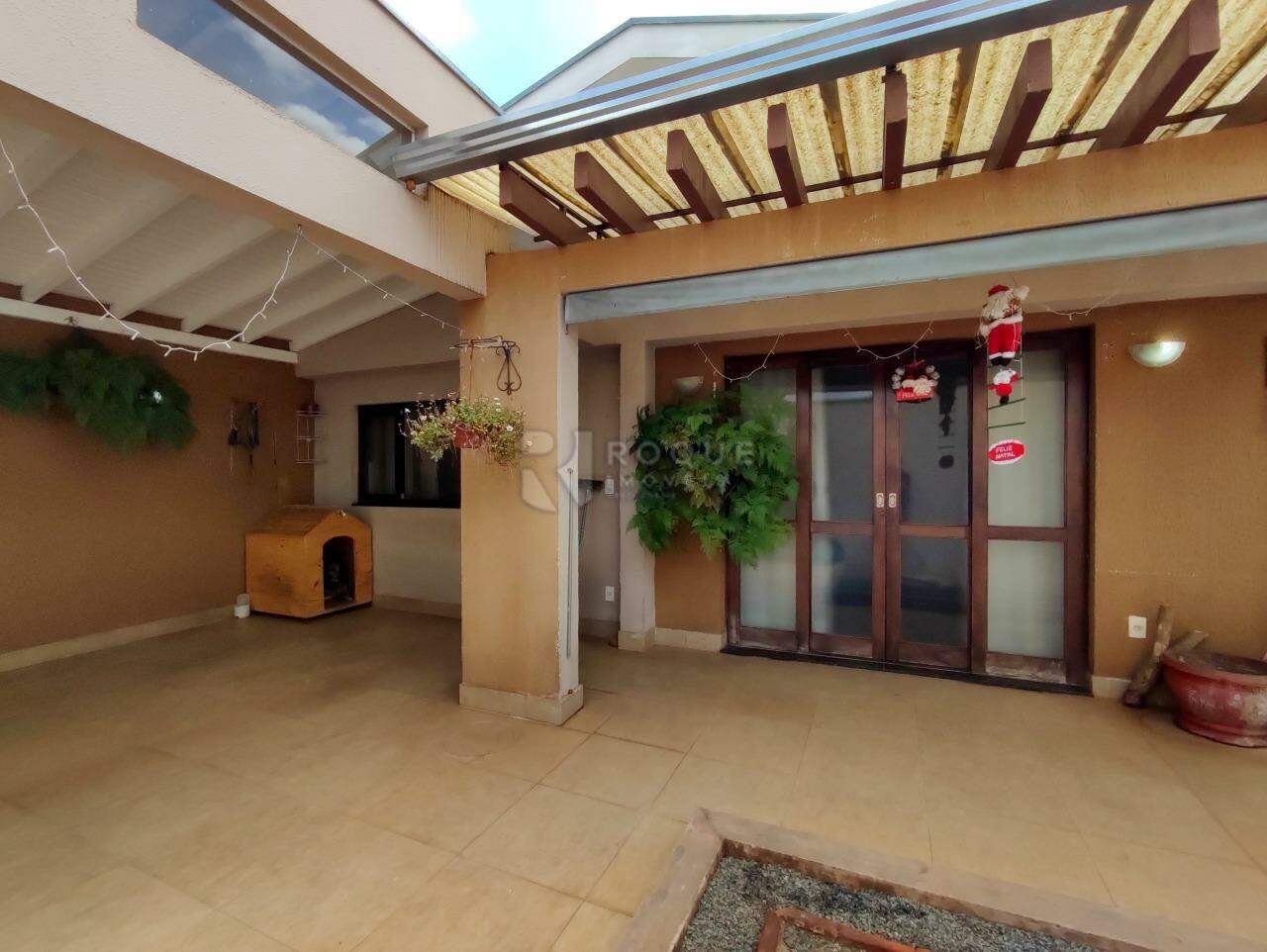 Casa Residencial à venda no bairro Vila Claudia: FRENTE