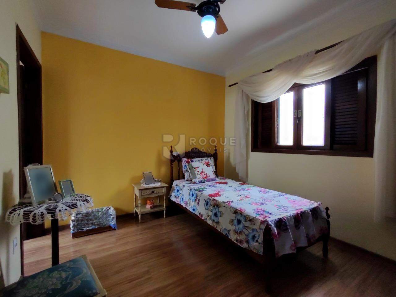 Casa Residencial à venda no bairro Vila Claudia: SUÍTE