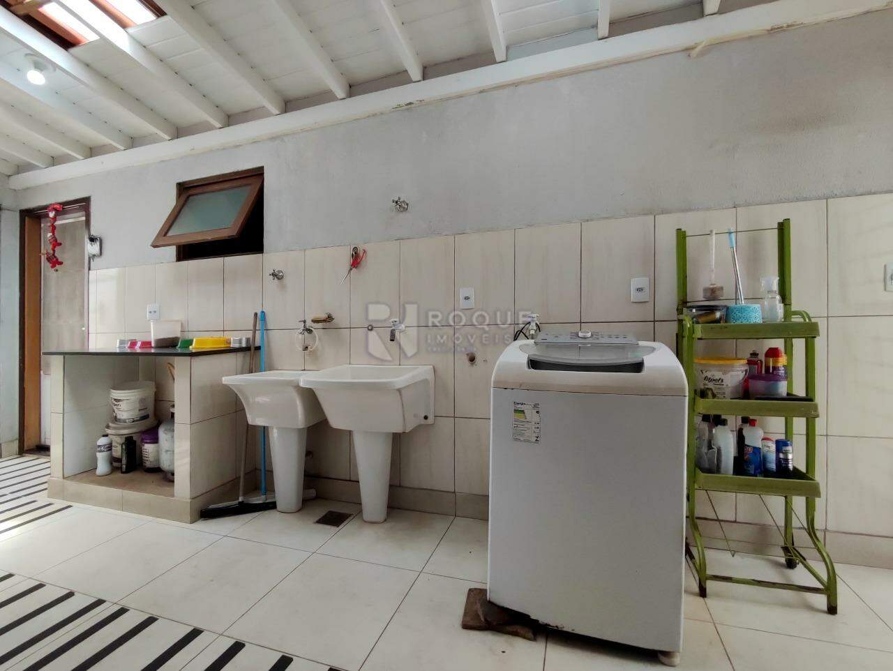 Casa Residencial à venda no bairro Vila Claudia: LAVANDERIA