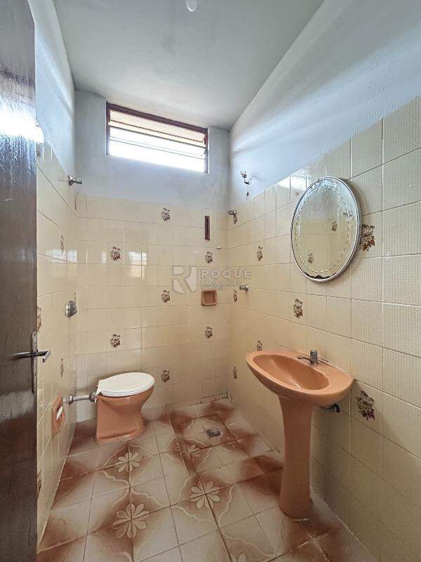 Casa Residencial para aluguel no bairro Jardim Santa Luiza: WC social