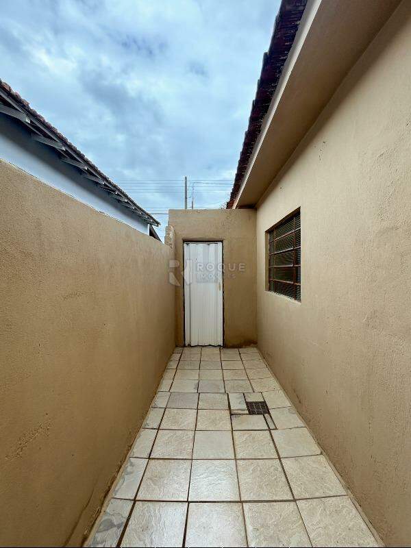 Casa Residencial para aluguel no bairro Jardim Santa Luiza: Corredor 