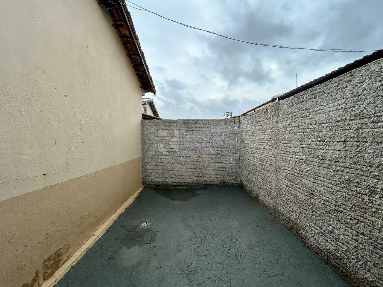 Casa Residencial para aluguel no bairro Jardim Santa Luiza: Fundo 