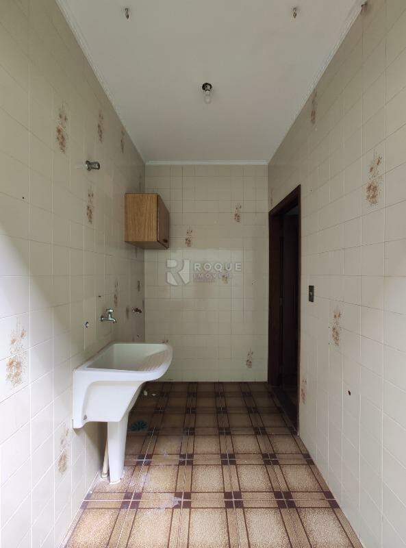 Casa Residencial para aluguel no bairro Jardim das Laranjeiras: Área de serviço