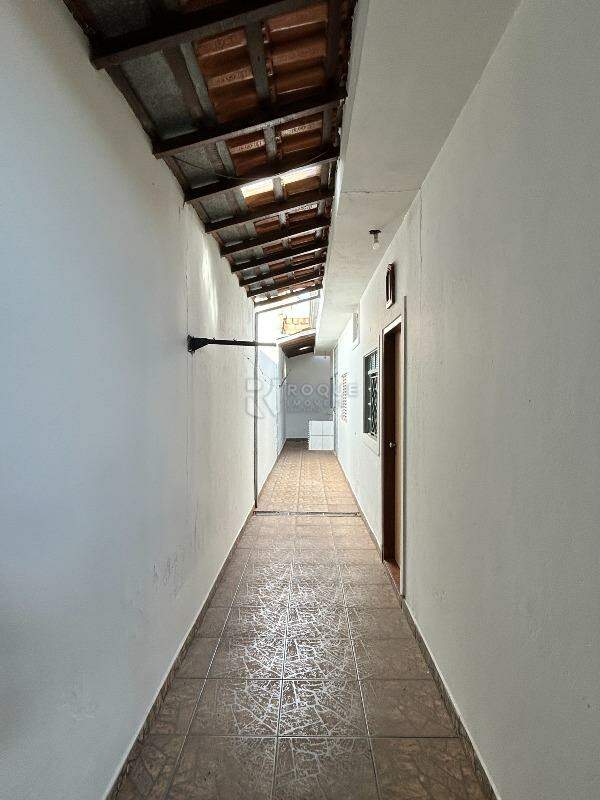 Casa Residencial para aluguel no bairro Parque Residencial Belinha Ometto: Corredor 