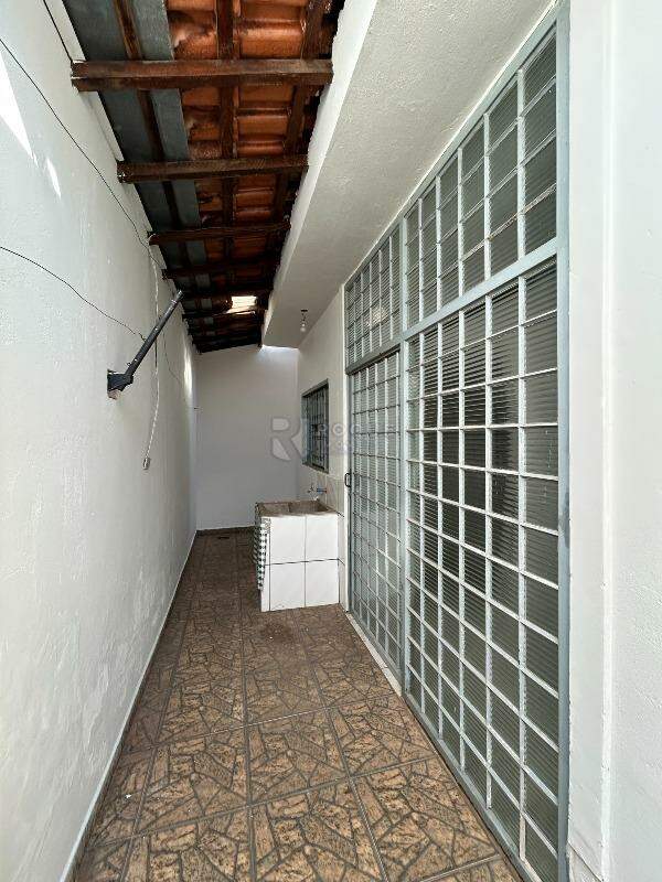 Casa Residencial para aluguel no bairro Parque Residencial Belinha Ometto: Área de serviço 