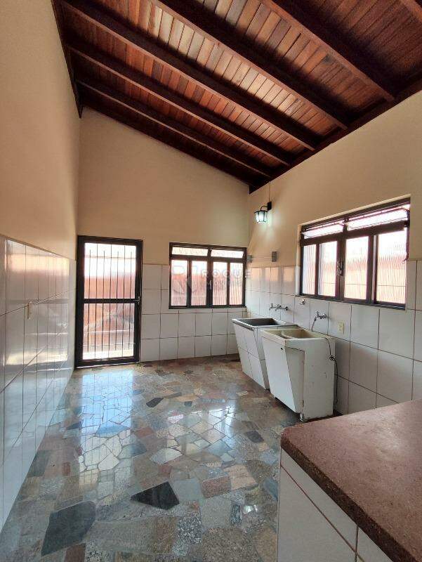 Casa Residencial à venda no bairro Boa Vista: ÁREA DE SERVIÇO