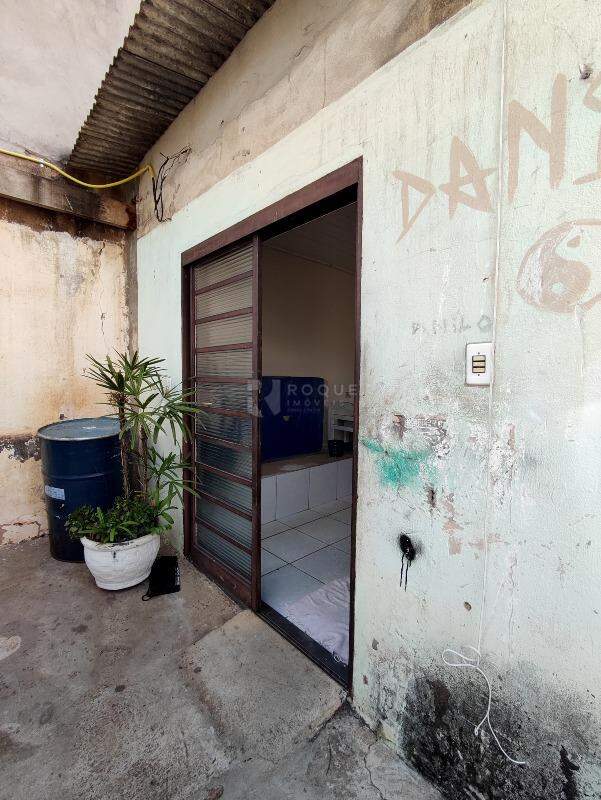 Casa Residencial à venda no bairro Vila Claudia: ENTRADA SALÃO