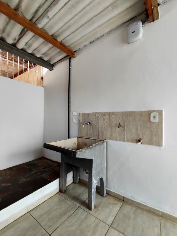 Casa Residencial à venda no bairro Jardim Nova Suiça: LAVANDERIA