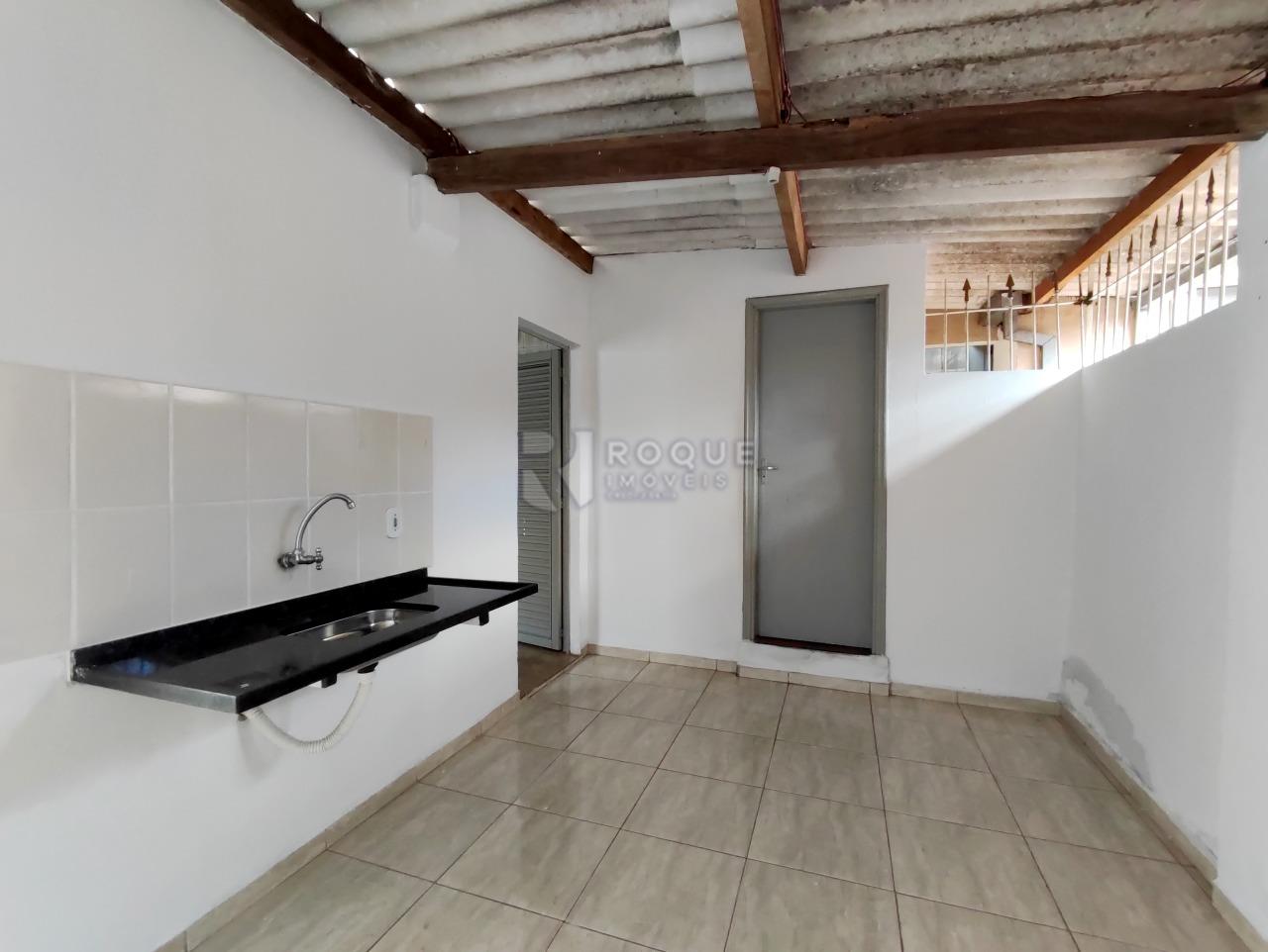 Casa Residencial à venda no bairro Jardim Nova Suiça: ÁREA DE SERVIÇO