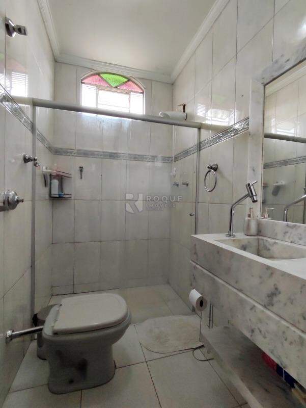 Casa Residencial à venda no bairro Jardim São Roque: BANHEIRO SOCIAL