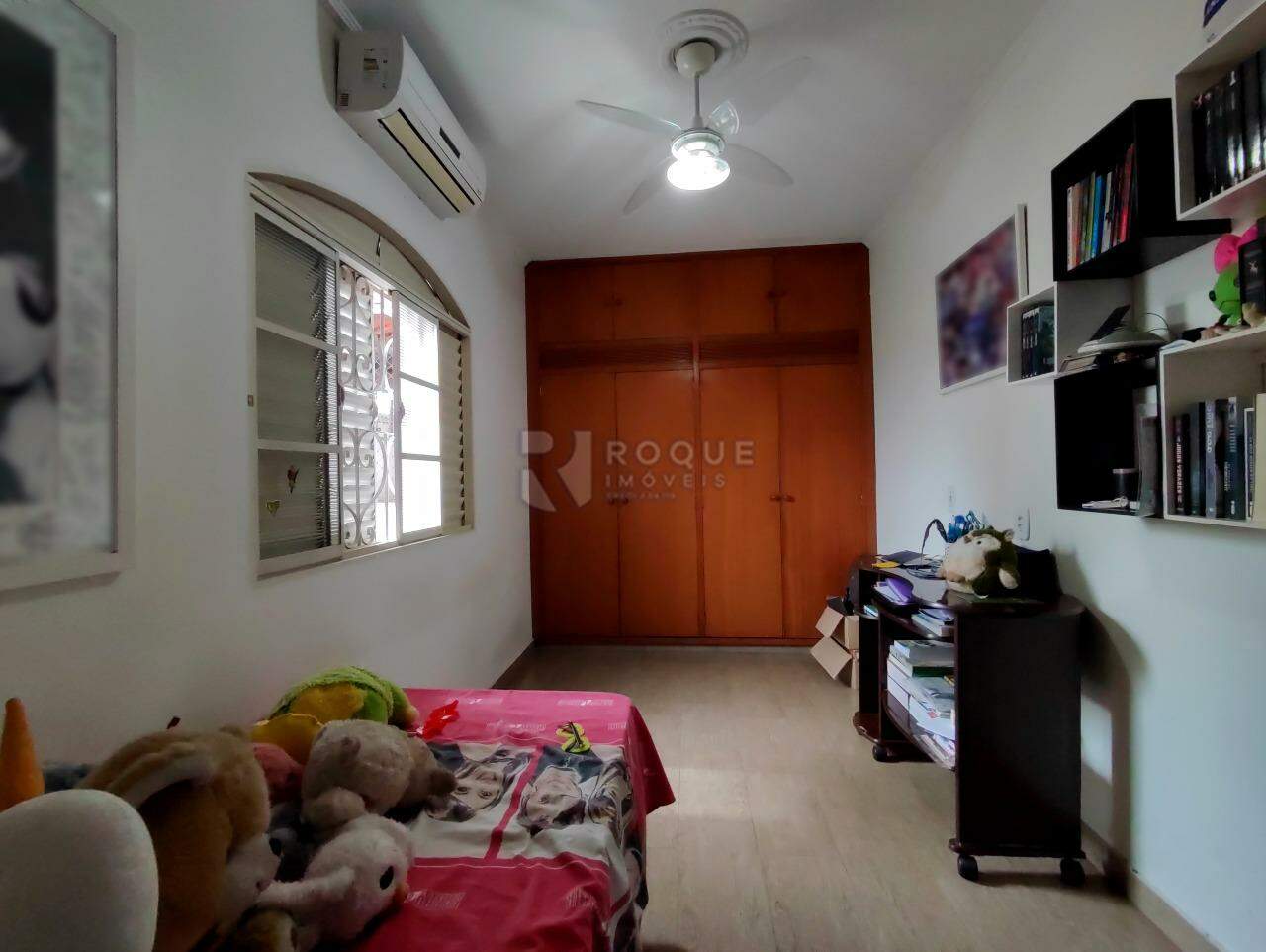 Casa Residencial à venda no bairro Jardim São Roque: DORMITÓRIO 1