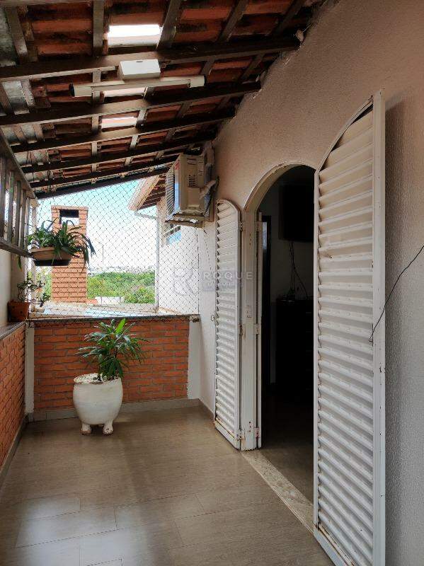 Casa Residencial à venda no bairro Jardim São Roque: VARANDA DA SUÍTE