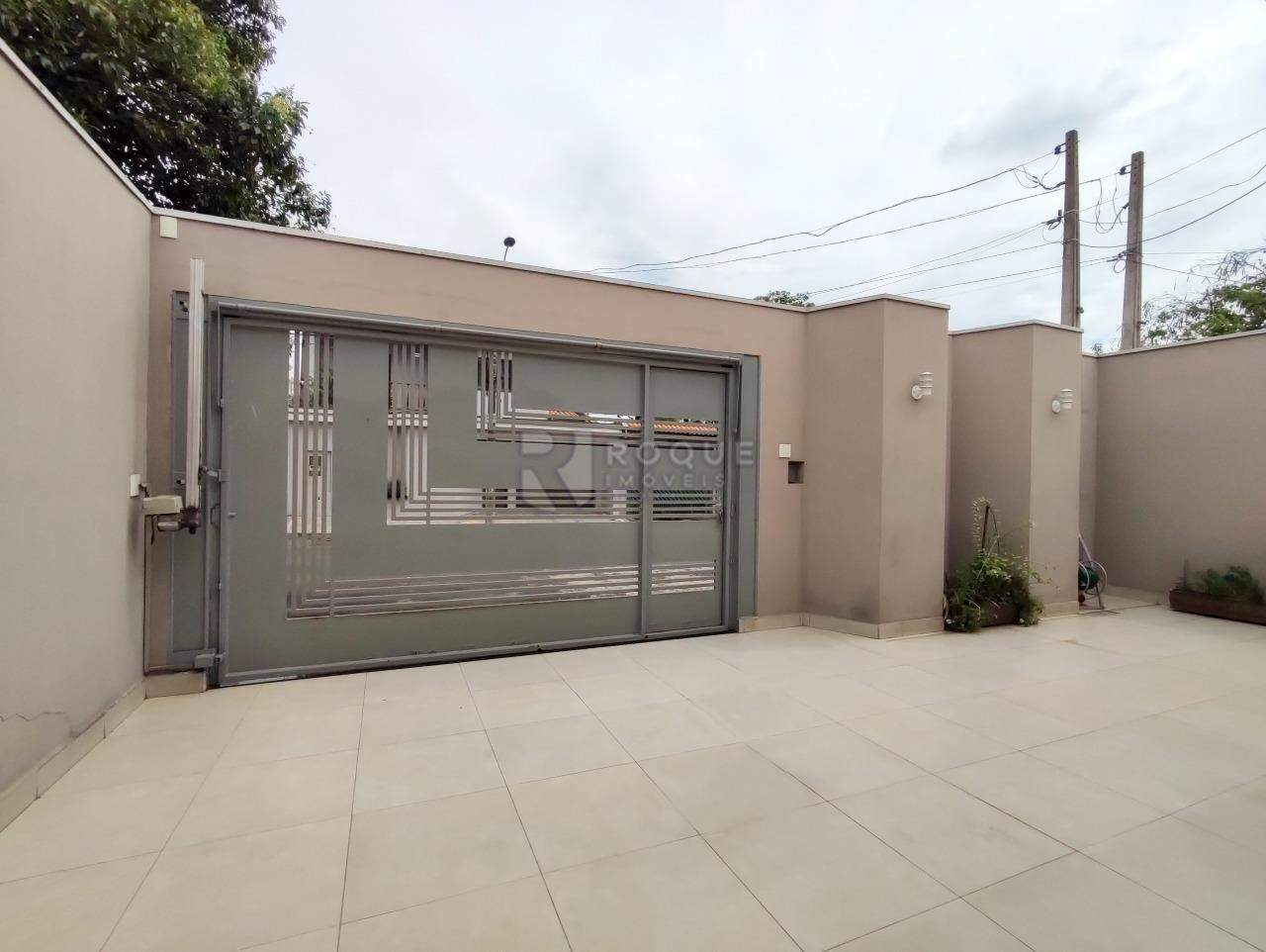Casa Residencial à venda no bairro Jardim São Roque: ENTRADA
