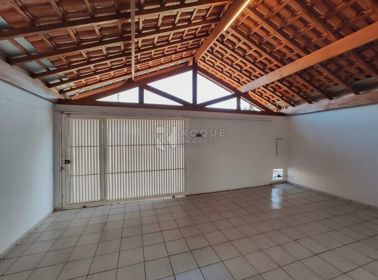 Casa Residencial para aluguel no bairro Jardim São Lourenço: Garagem 