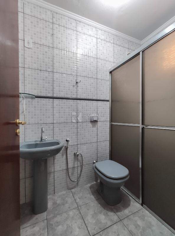 Casa Residencial para aluguel no bairro Parque Residencial Stahlberg: WC suíte 