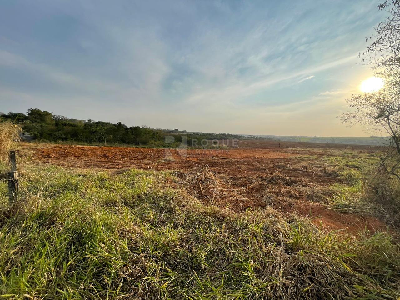Área à venda no bairro Bairro da Geada: 