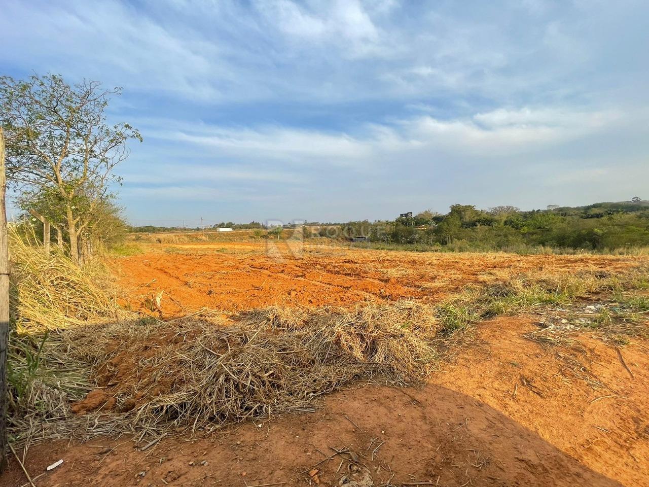 Área à venda no bairro Bairro da Geada: 