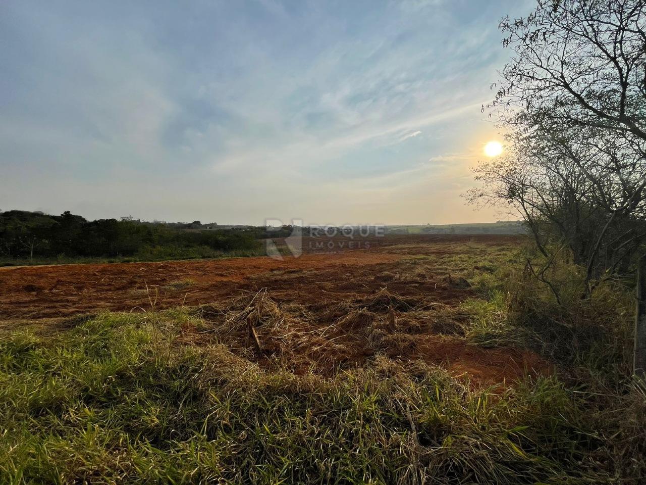 Área à venda no bairro Bairro da Geada: 