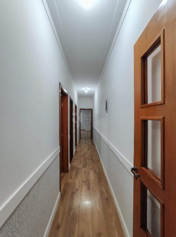 Casa em condomínio à venda no bairro Parque Residencial Roland: Hall