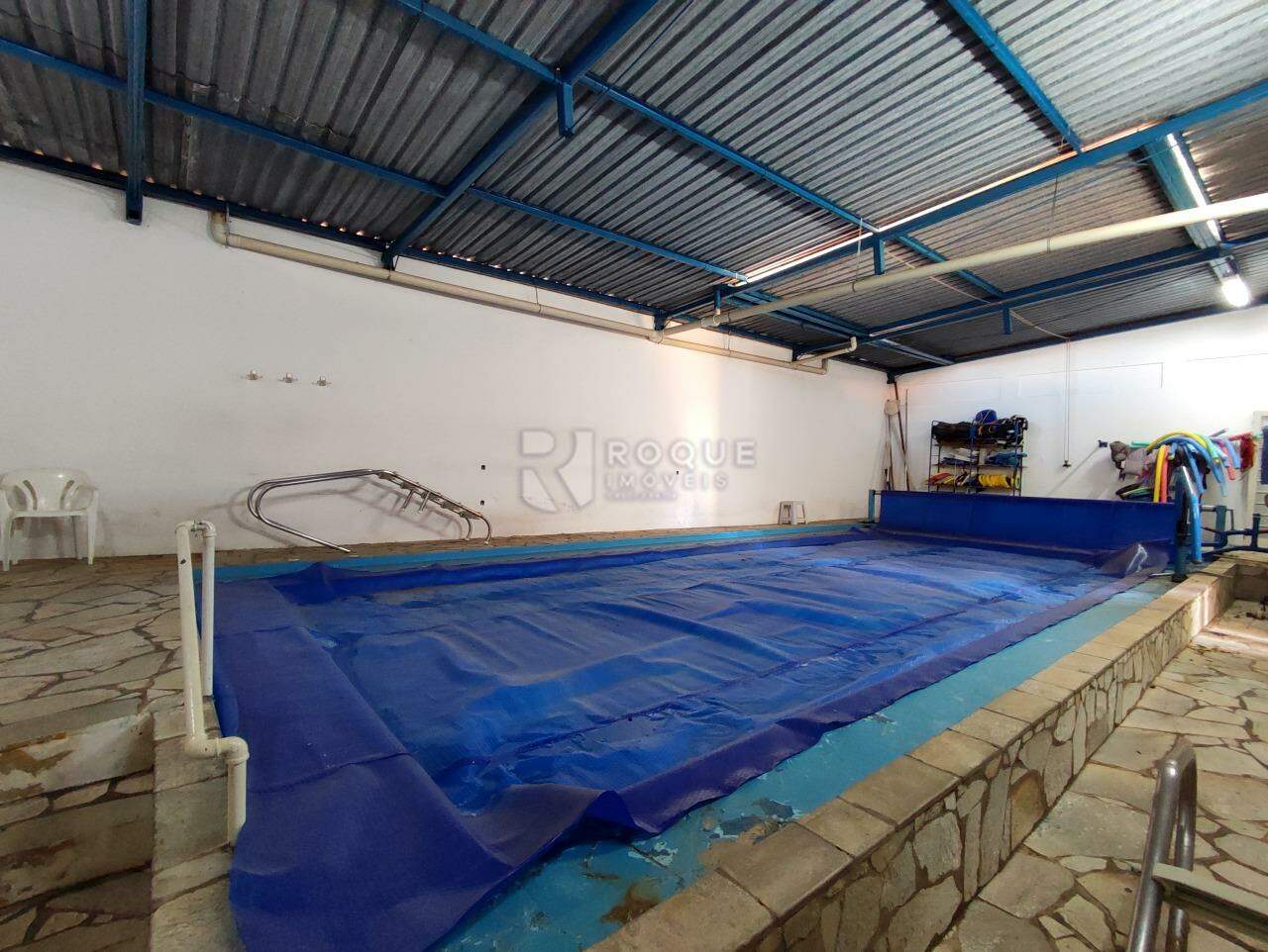Salas/Conjuntos à venda no bairro Vila Cristovam: PISCINA AQUECIDA