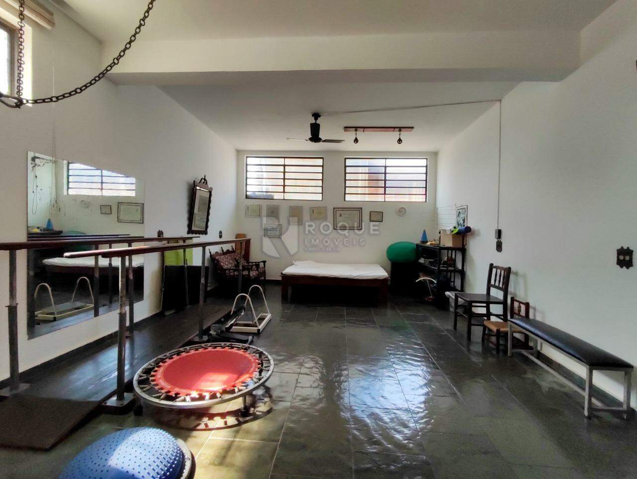 Salas/Conjuntos à venda no bairro Vila Cristovam: SALÃO DE ATENDIMENTO 1