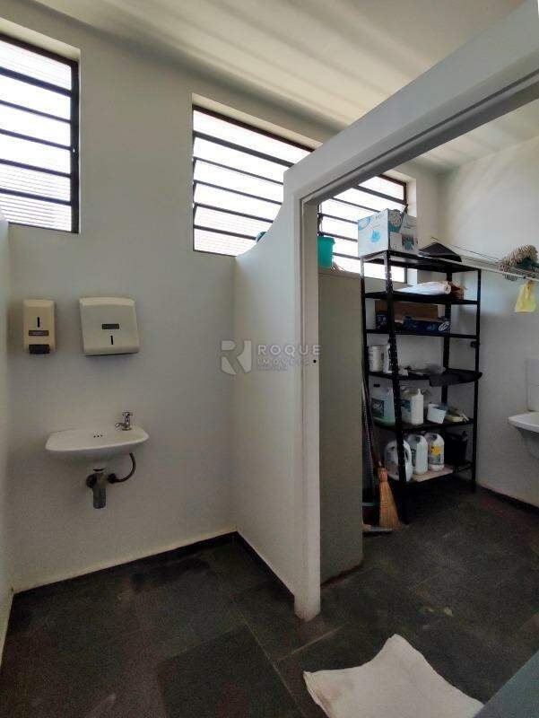 Salas/Conjuntos à venda no bairro Vila Cristovam: SALA DE ATENDIMENTO 3