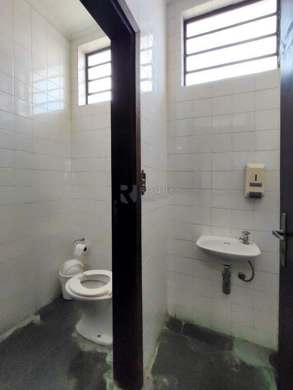Salas/Conjuntos à venda no bairro Vila Cristovam: WC DA RECEPÇÃO - MASC.