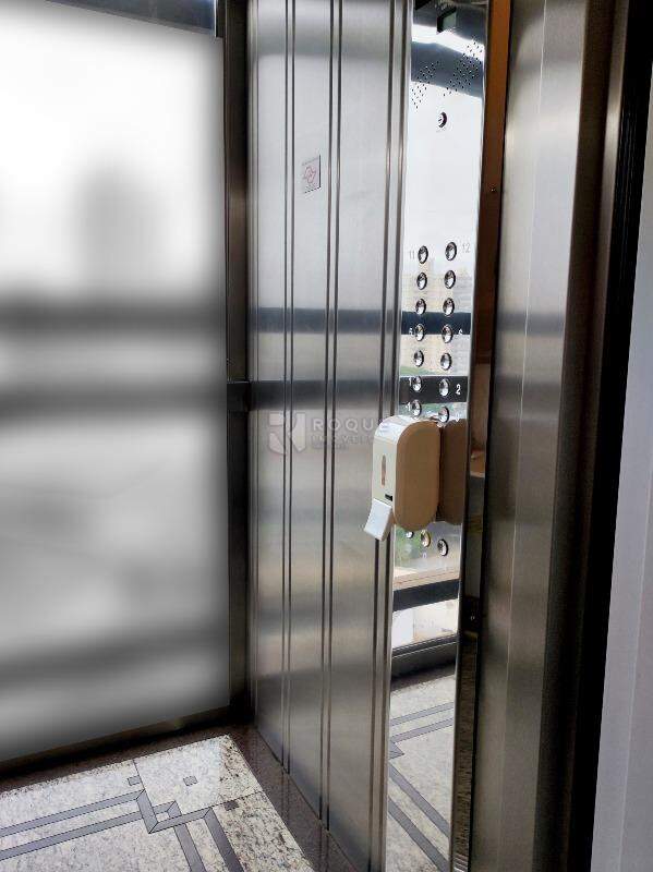 Apartamento à venda no bairro Centro: ELEVADOR