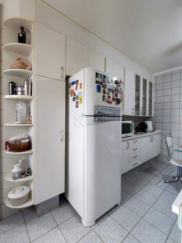 Apartamento à venda no bairro Centro: COZINHA