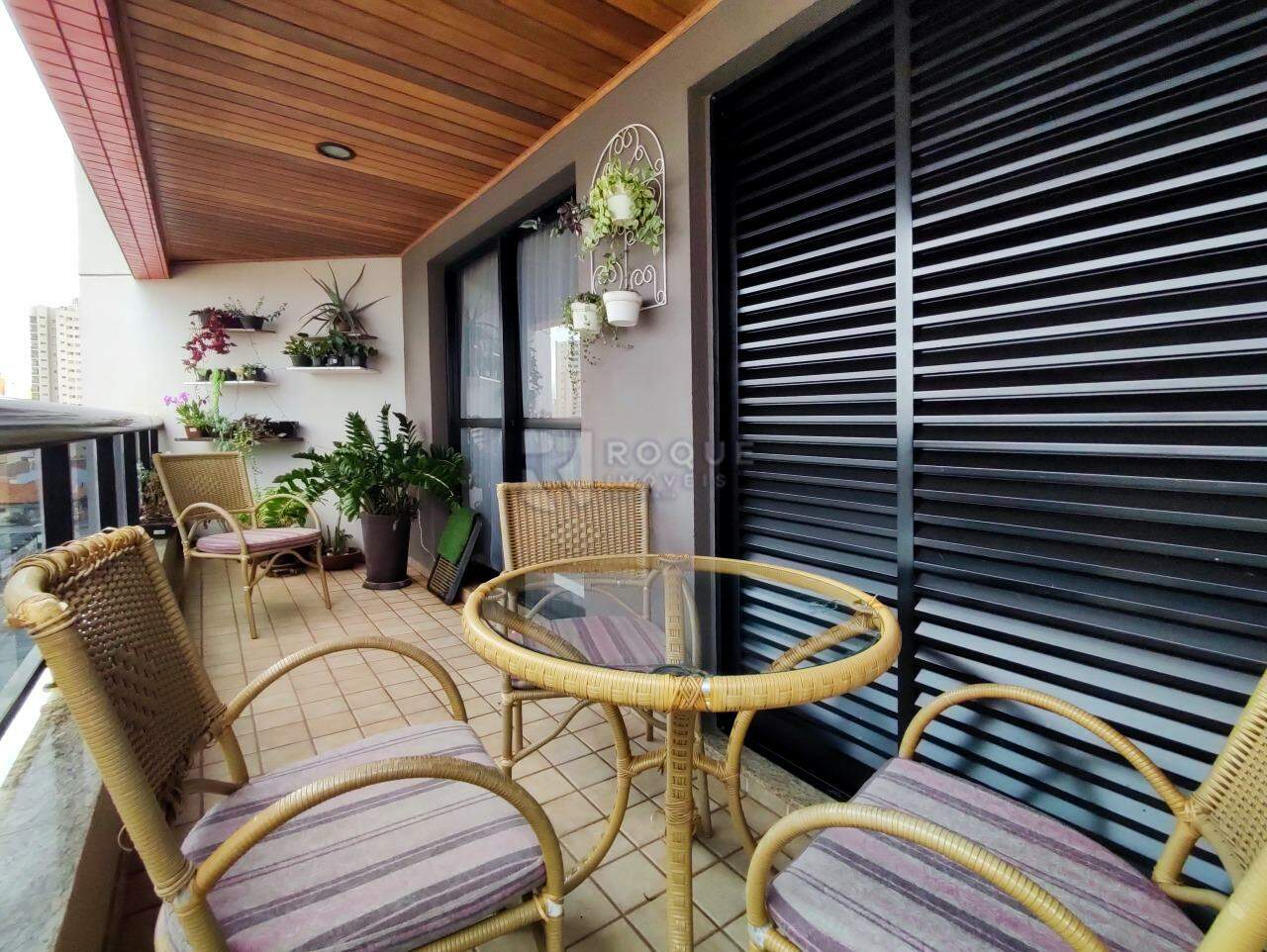 Apartamento à venda no bairro Centro: VARANDA