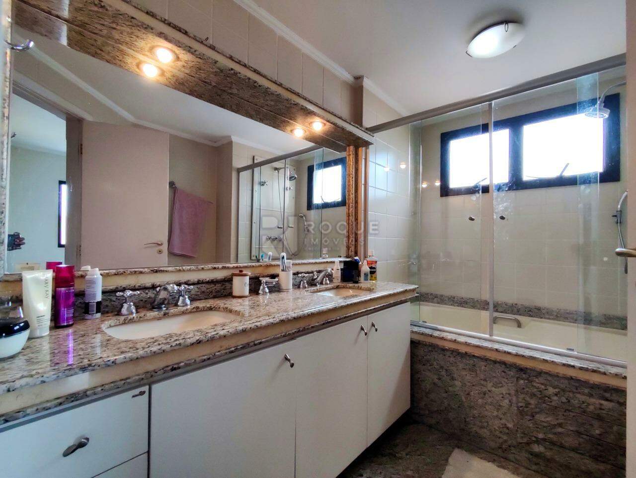 Apartamento à venda no bairro Centro: WC DA SUÍTE 1