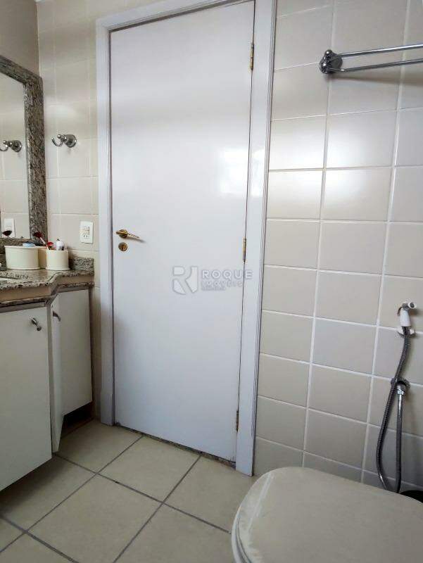 Apartamento à venda no bairro Centro: WC DA SUÍTE 2