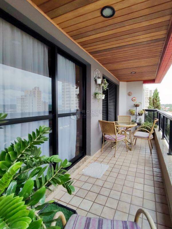 Apartamento à venda no bairro Centro: VARANDA