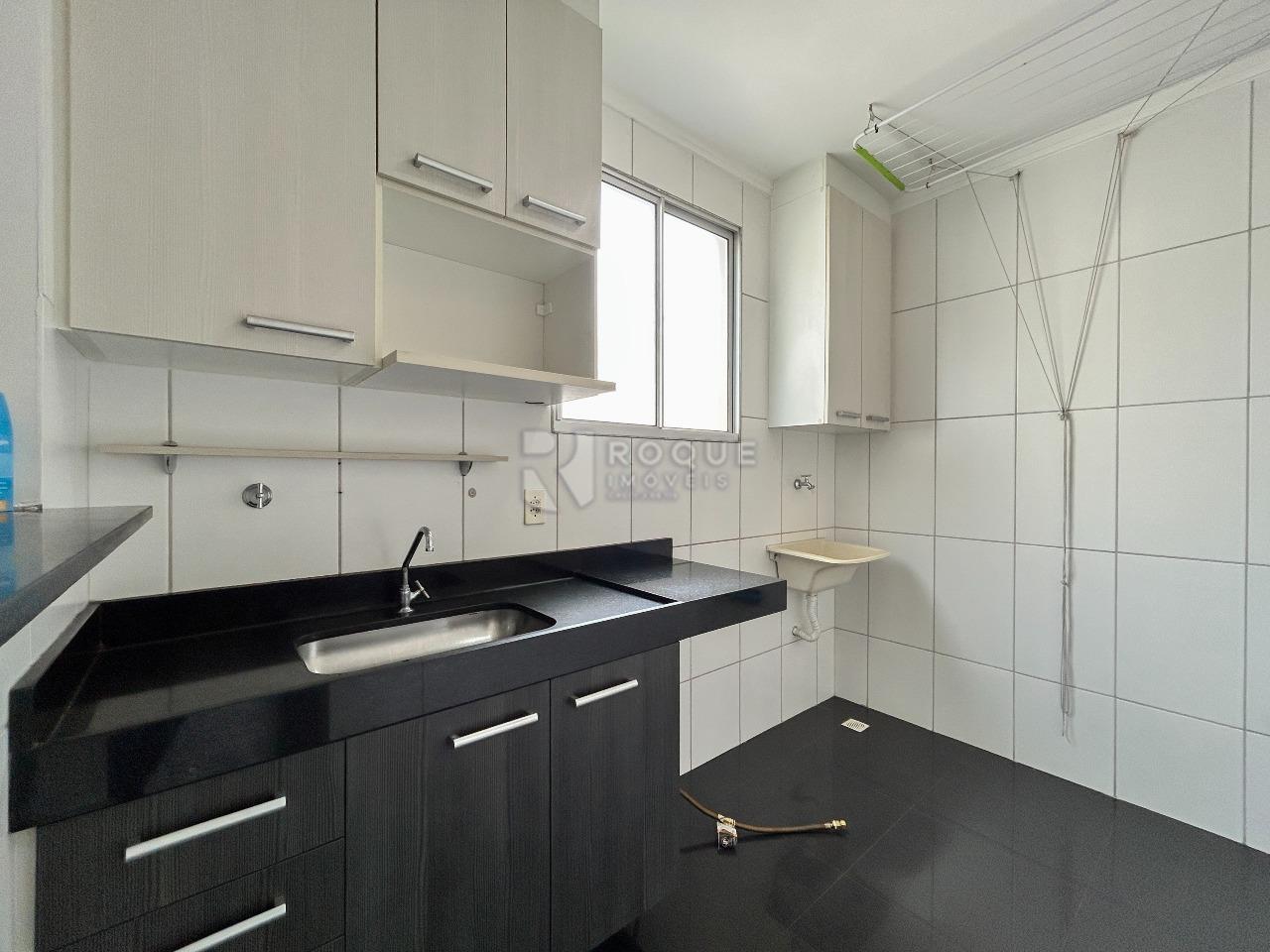 Apartamento para aluguel no bairro Graminha: Cozinha 