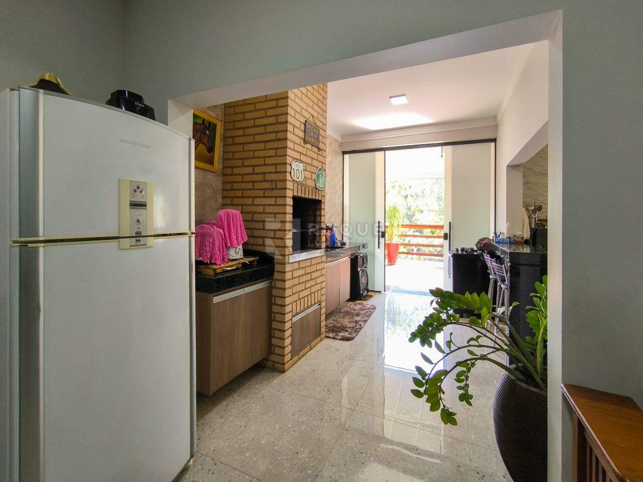 Chácara à venda no bairro Jardim Nova Limeira: COZINHA