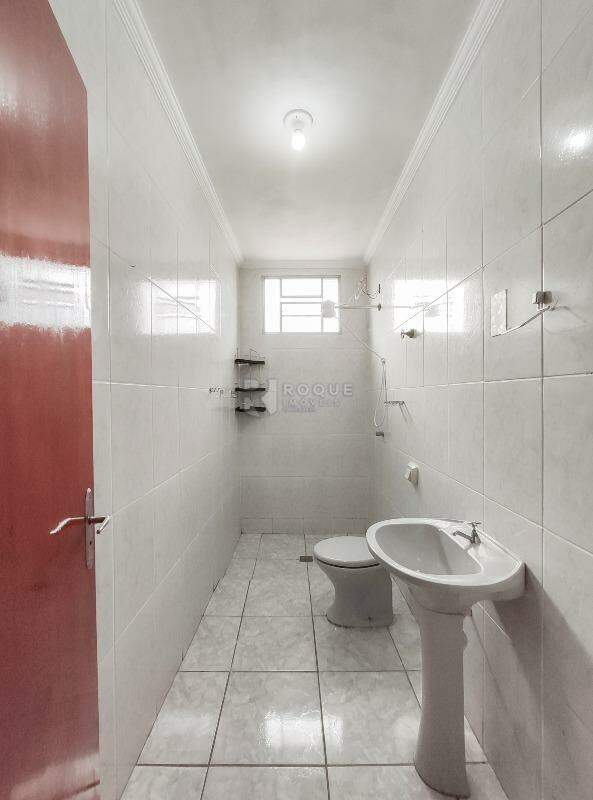 Casa Residencial para aluguel no bairro Jardim Residencial Dona Santina Paroli Peccinini: WC social