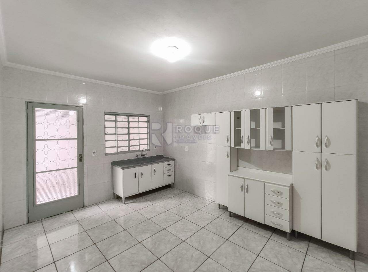 Casa Residencial para aluguel no bairro Jardim Residencial Dona Santina Paroli Peccinini: Cozinha