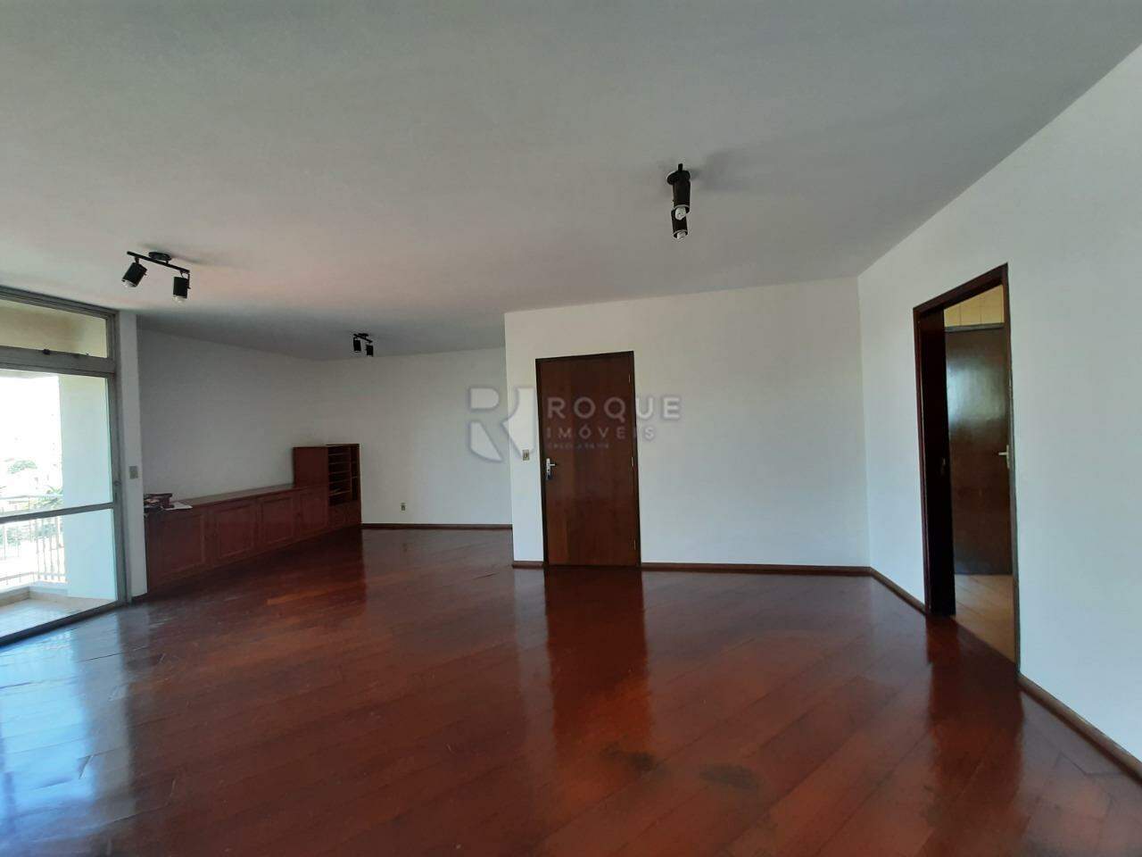 Apartamento à venda no bairro Centro: 