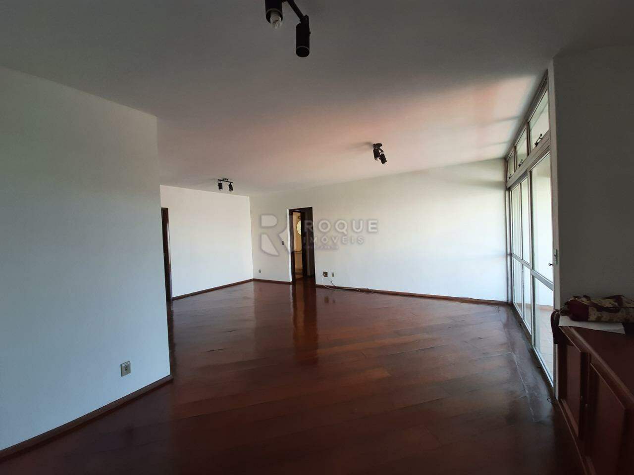 Apartamento à venda no bairro Centro: 