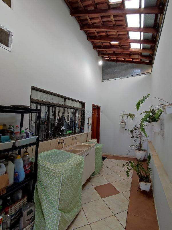 Casa Residencial à venda no bairro Jardim Residencial Village: ÁREA DE SERVIÇO
