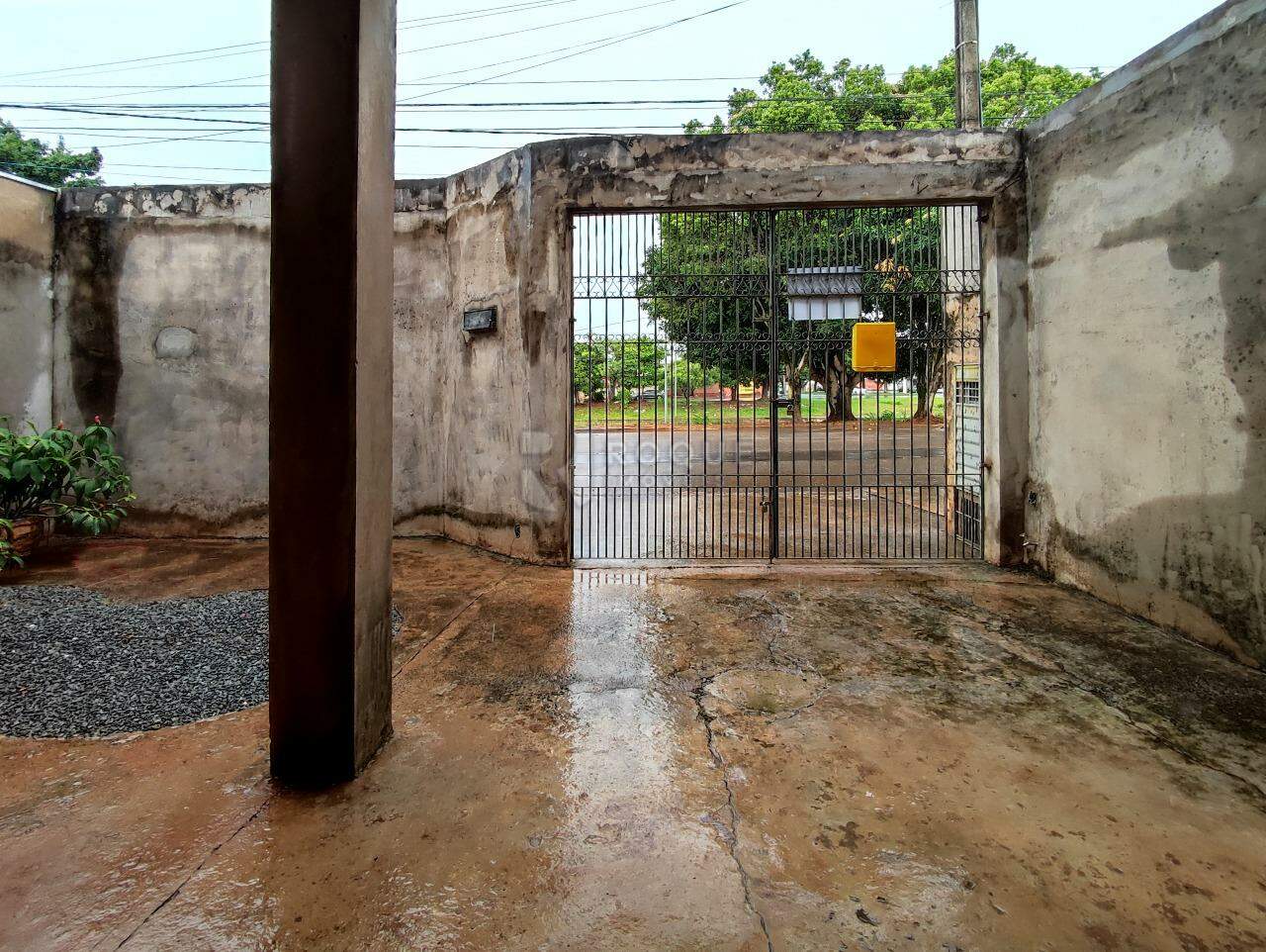Casa Residencial à venda no bairro Jardim Santa Adélia: ENTRADA