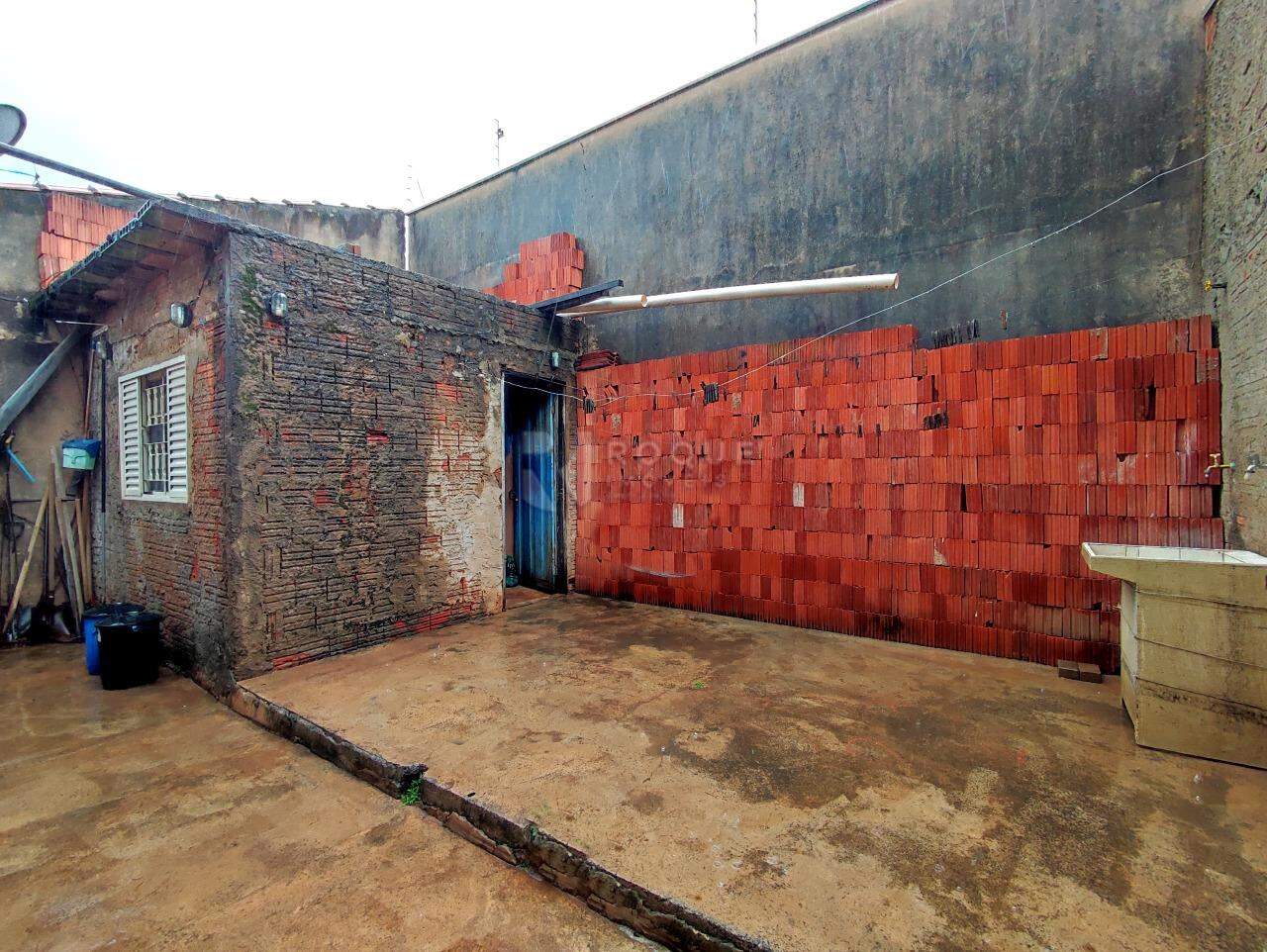 Casa Residencial à venda no bairro Jardim Santa Adélia: QUINTAL / ÁREA DE SERVIÇO