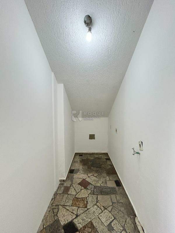 Salão para aluguel no bairro Jardim Residencial Regina Bastelli: Despensa 