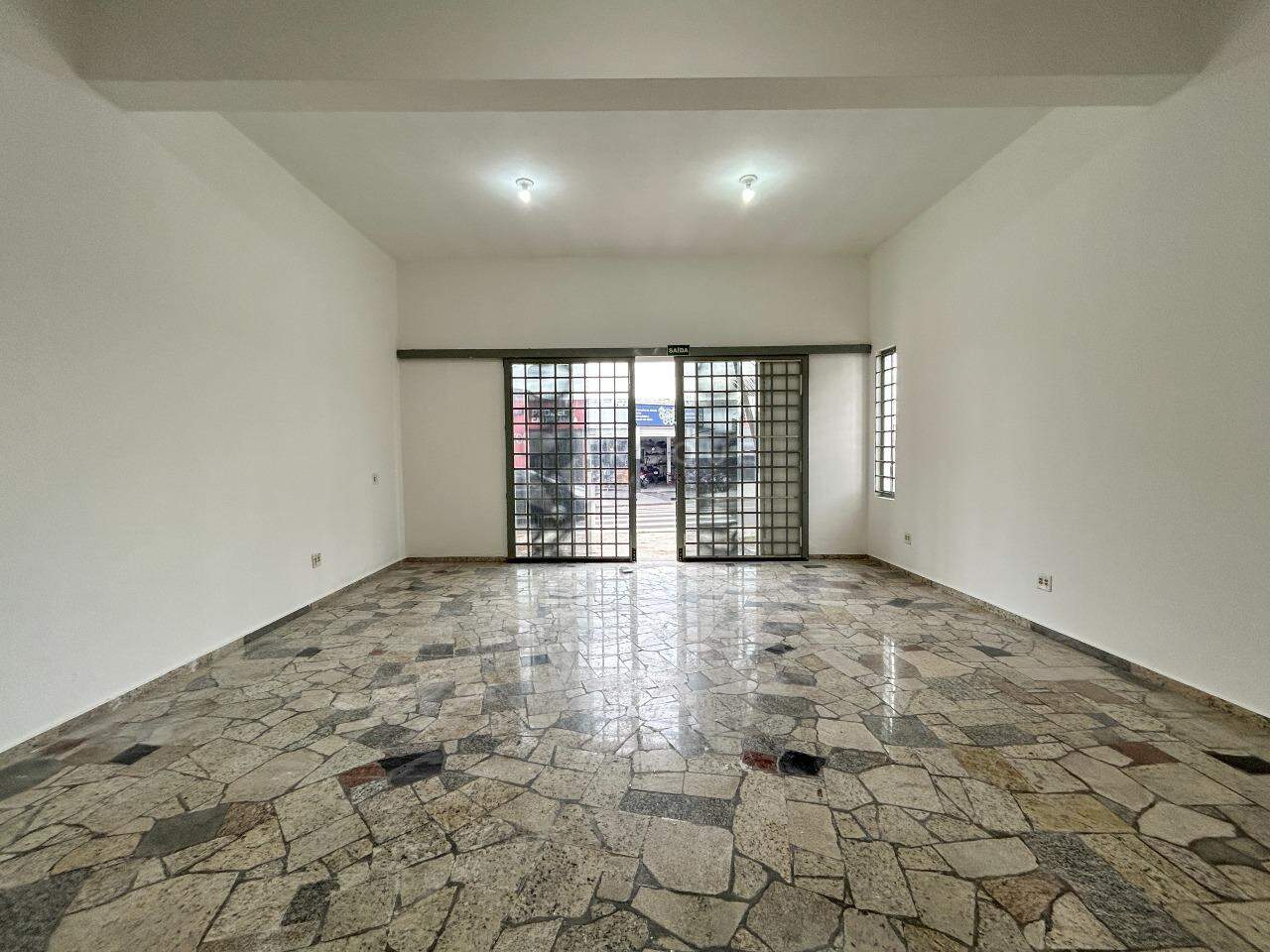 Salão para aluguel no bairro Jardim Residencial Regina Bastelli: Salão