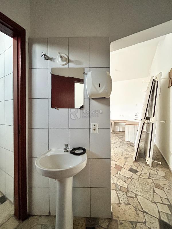 Salão para aluguel no bairro Jardim Residencial Regina Bastelli: Hall / Lavabo 