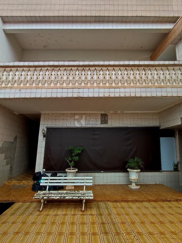 Casa Residencial à venda no bairro Vila São João: FRENTE