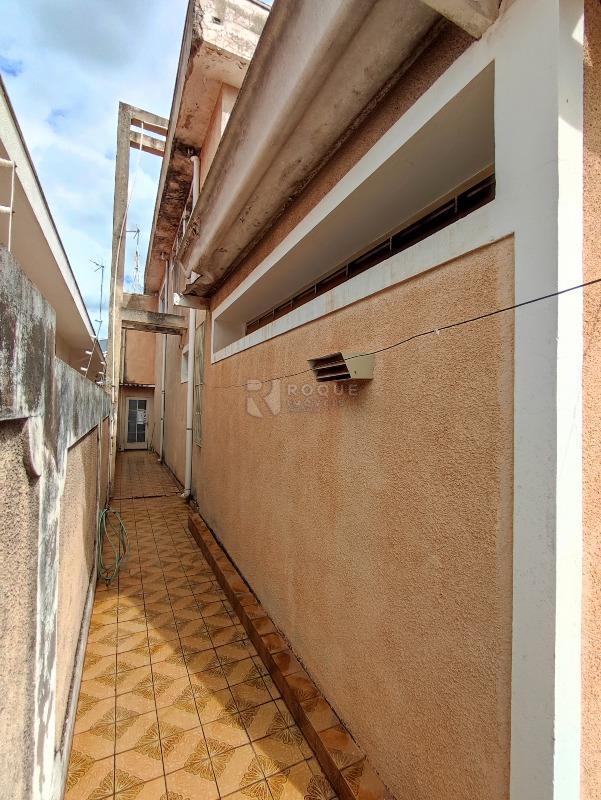Casa Residencial à venda no bairro Vila São João: CORREDOR LATERAL