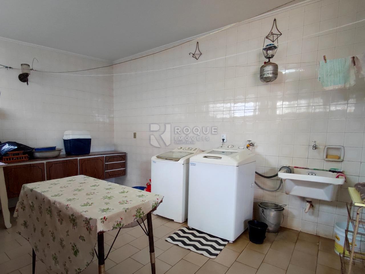 Casa Residencial à venda no bairro Vila São João: LAVANDERIA